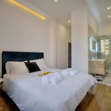 Apartment Cannes Centre, Parking, Elegant 2 Chambres, 2 Sdb A2B248 Cannes