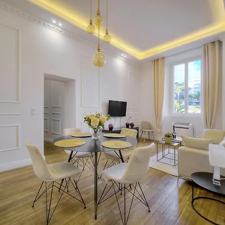 Apartment Cannes Centre, Parking, Elegant 2 Chambres, 2 Sdb A2B248 Cannes