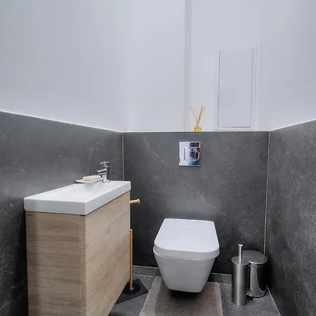 Apartment Cannes Centre, Parking, Elegant 2 Chambres, 2 Sdb A2B248 Cannes
