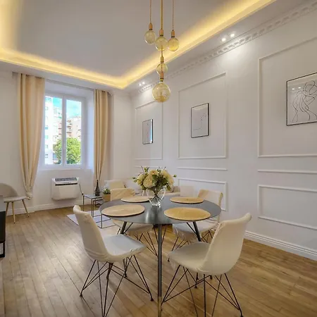 Apartment Cannes Centre, Parking, Elegant 2 Chambres, 2 Sdb A2B248 Cannes
